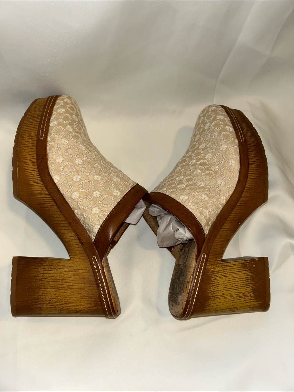 Korks Lori Congo Embroidered Boho Cottage Chunky Faux Wood Heeled Clog Mules 9 - Picture 8 of 15